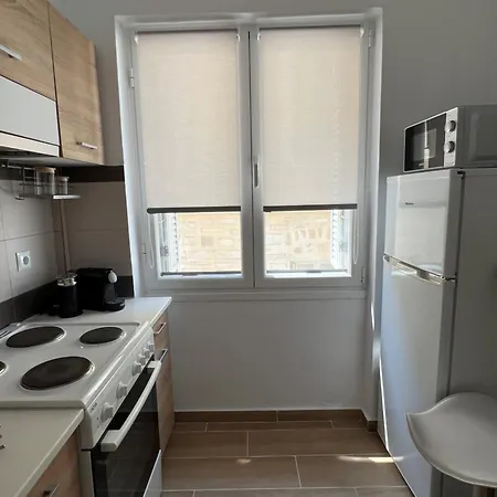 Calm Joy & J - Happy Apartment